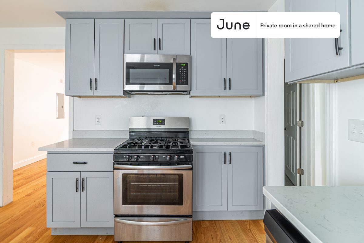 Building Photo - Room in Shared 6 bed/2 bath home in Somerville