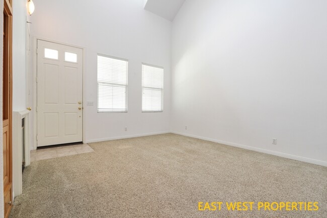 Building Photo - 42 Burlingame