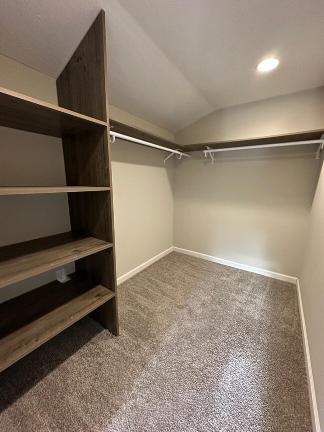 Building Photo - 1414 S Rebecca Ln