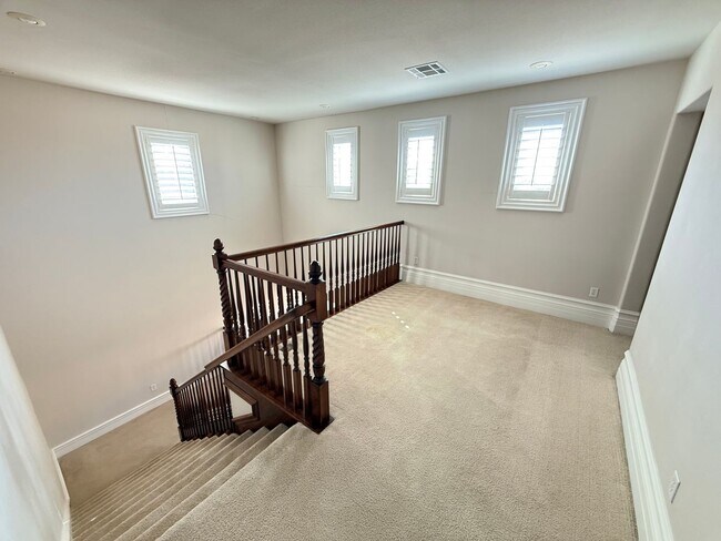 Building Photo - Tuscany Guard Gated Community