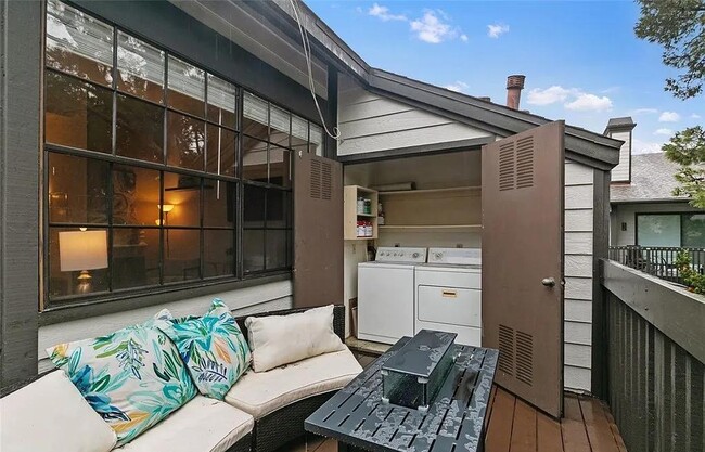 Building Photo - 2526 W MacArthur Blvd