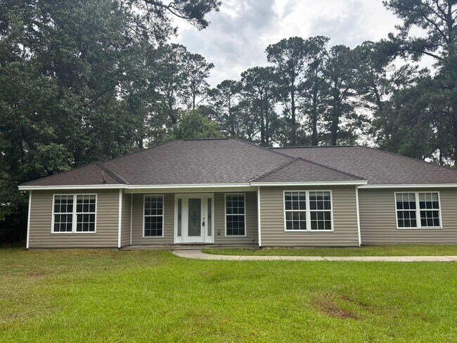 Building Photo - 303A Moore Ave