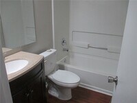 Building Photo - 220 Elm St