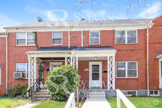 Building Photo - Fall in love with this charming and spacio...