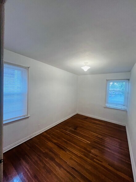 Building Photo - 4985 Arsenal St