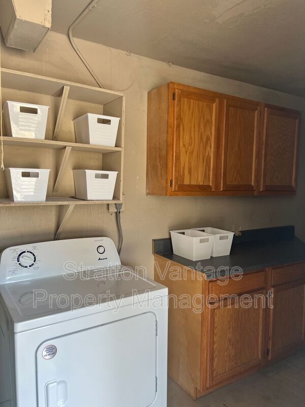 Building Photo - 6701 N 14th Dr