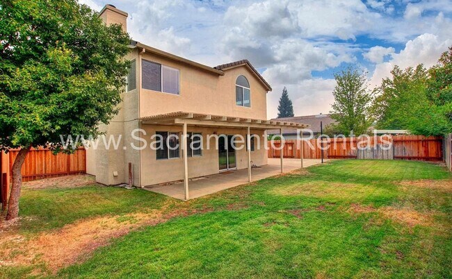 Building Photo - Spacious Elk Grove 5bd/3ba House with 3 Car Garage