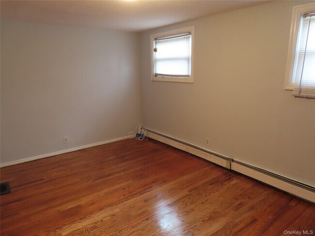 Building Photo - 3 Birch St