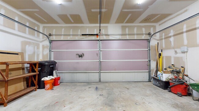 Building Photo - 14526 Chasing Bend Dr