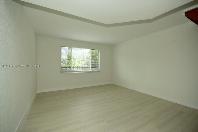Building Photo - 781 SW 148th Ave