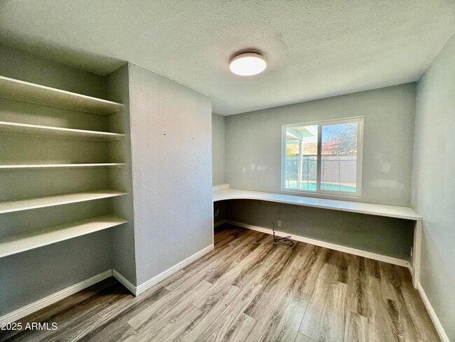 Building Photo - 7229 N 41st Dr