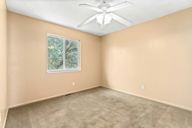 Building Photo - 6317 E 78th Way