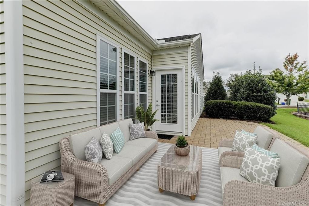 Back patio - 8118 Crater Lake Dr