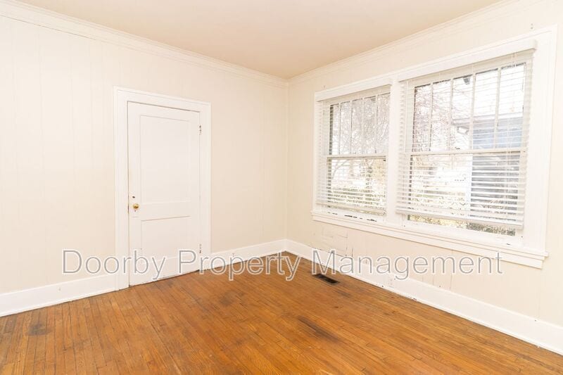 Building Photo - 2112 Duncan Ave