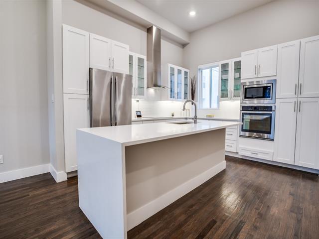 Building Photo - 3816 Roseland Ave