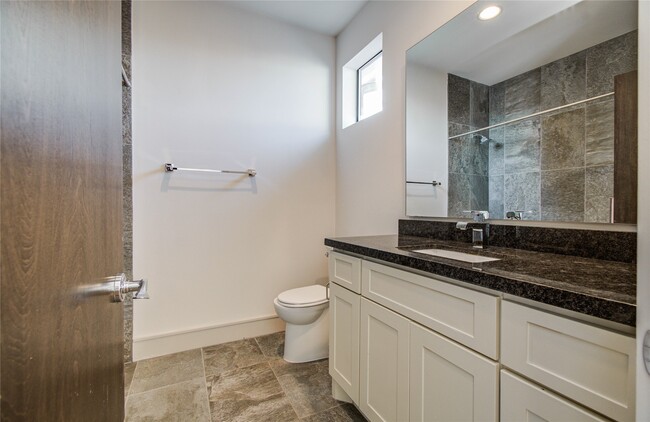 Building Photo - 1808 Ridgewood St