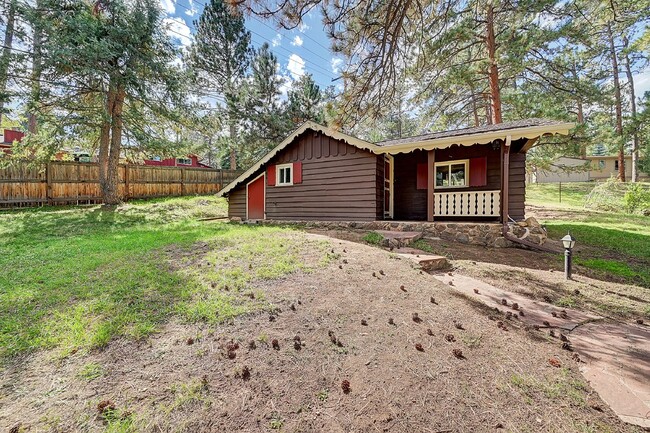 Building Photo - Great Home on Douglas Park, near Downtown ...