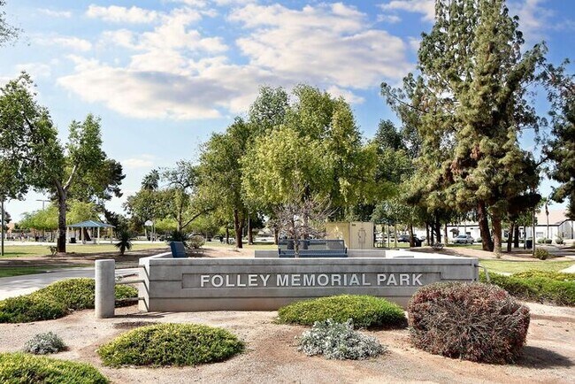 Building Photo - COMING SOON! Great Location! Lovely 3Bedroom Plus/ 2Bathroom Chandler Home!