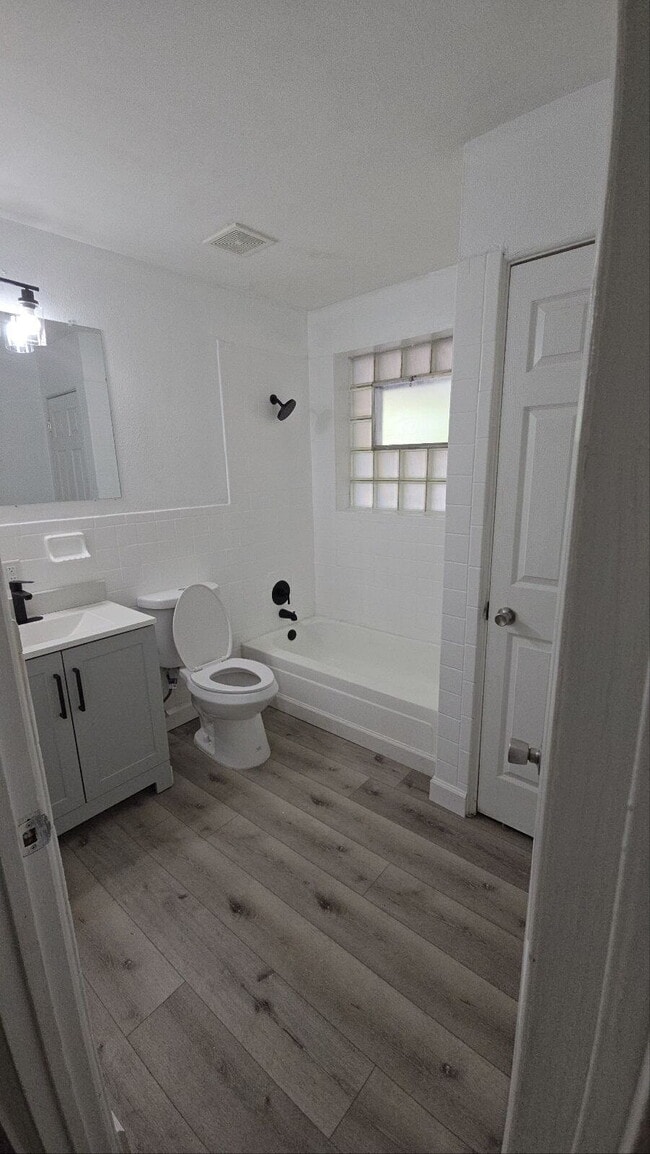 Building Photo - Affordable Comfort in a Great Location — 3BR/1BA Home Coming Soon!