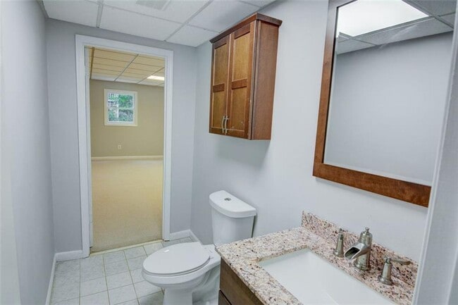 Building Photo - 639 Lakeshore Dr NW