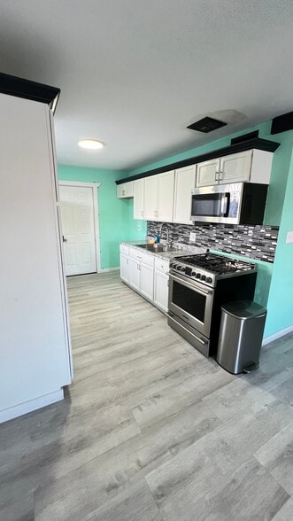 Building Photo - 4213 N Westview Dr