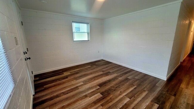 Building Photo - 118 N Old Church St