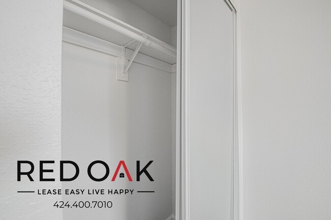 Building Photo - 1847 1/2 W Florence Ave