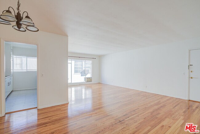 Building Photo - 1055 S Wooster St