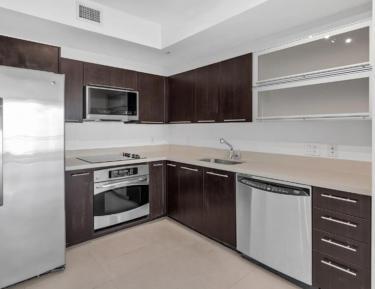 Primary Photo - 90 SW 3rd St