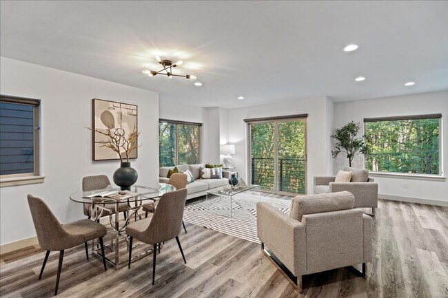 Building Photo - West Seattle - 3 Bedroom - 2.5 Bathroom w/ AC!