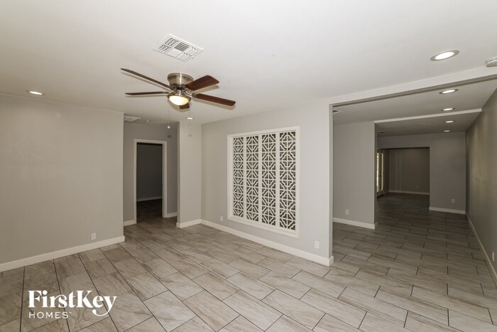 Building Photo - 1832 E Monterey Way