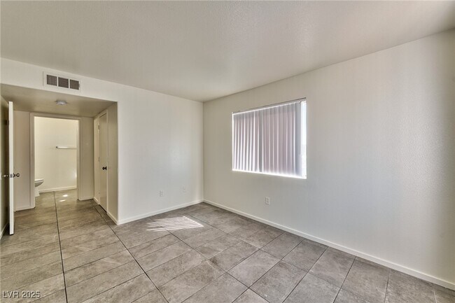 Building Photo - 3957 Rebecca Raiter Ave