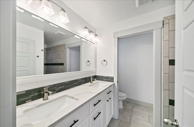 Building Photo - Warm & Welcoming Kuna Rental