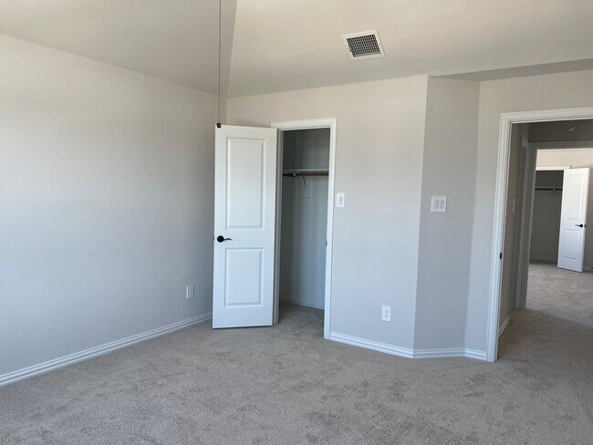 Building Photo - 3105 Rolling Hls Ln