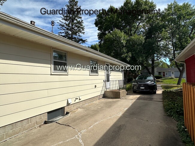 Building Photo - 4104 Alabama Ave S