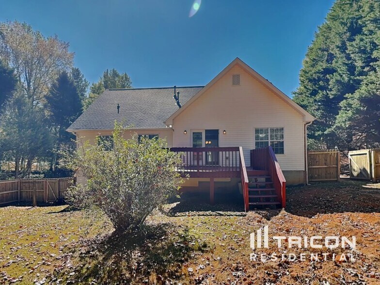 Building Photo - 260 Brook Hollow Dr