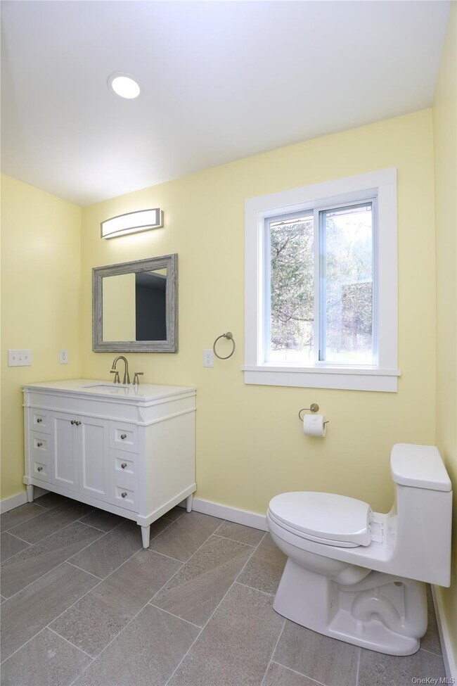 Building Photo - 111 Zandhoek Rd