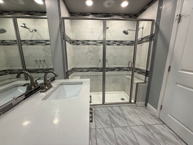 Building Photo - 3987 8th Ave