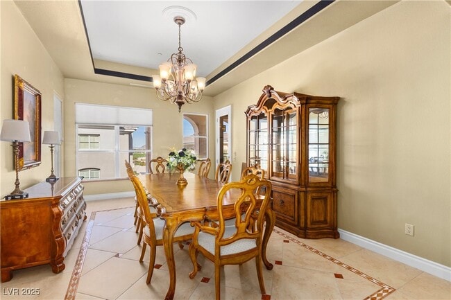 Building Photo - 9145 Tesoras Dr