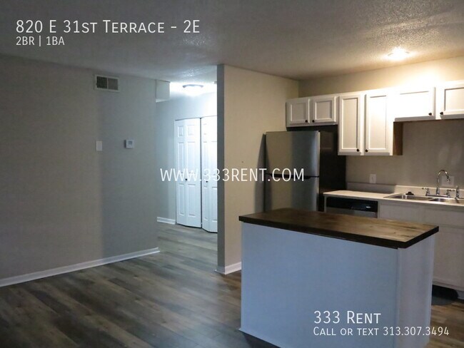Building Photo - 820 E 31 Terrace