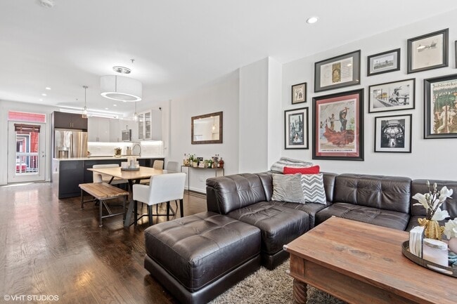 Building Photo - 18 S Aberdeen St