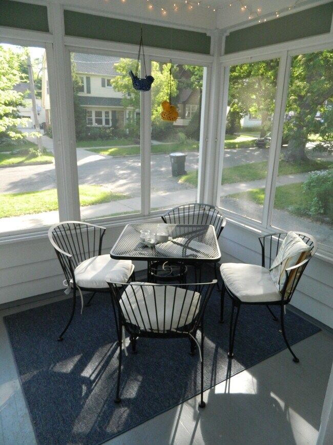 Three season porch - 627 Knickerbocker St