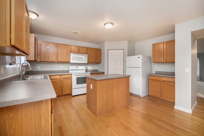 Building Photo - 8274 Cypress Way