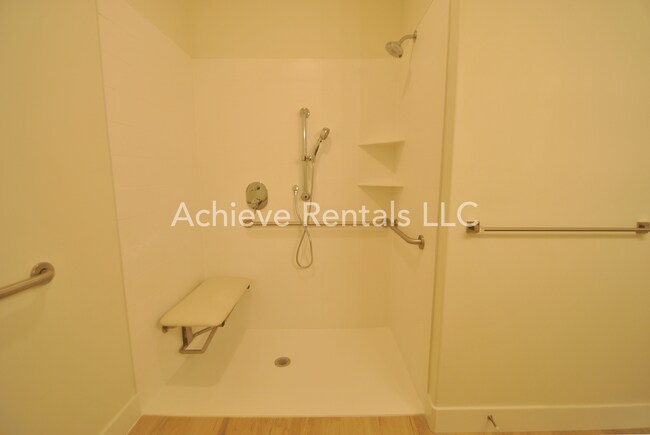 Building Photo - 1593 110