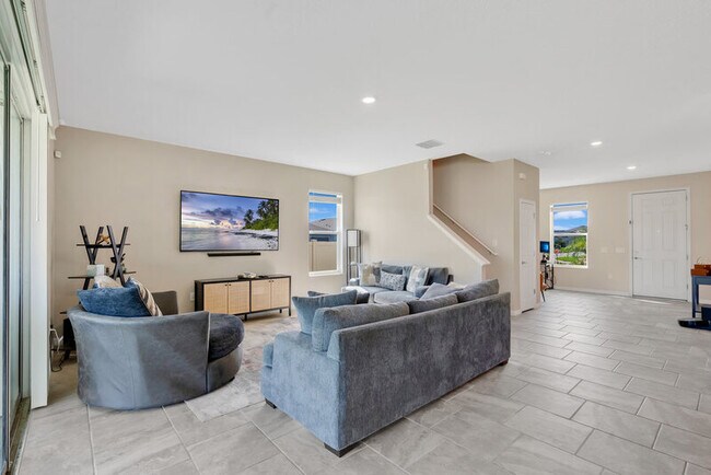 Building Photo - 4894 Knoll Ln