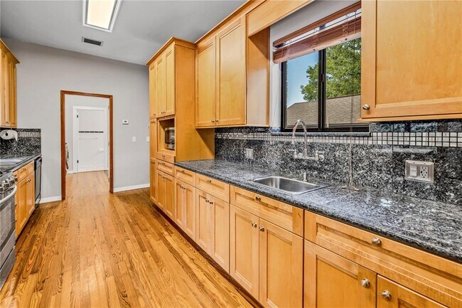 Building Photo - 6421 6th Ave N