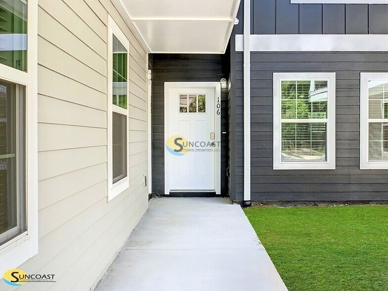 Building Photo - 3821 SW 43rd Ct