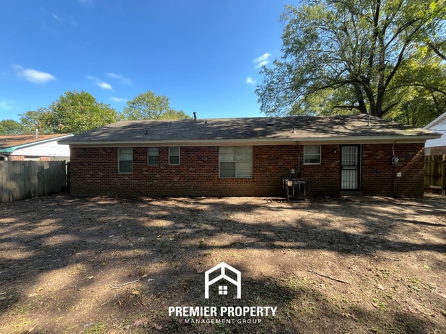 Building Photo - 5435 Whitworth Rd