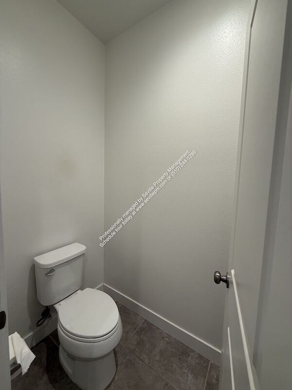 Building Photo - 1922 Willow St