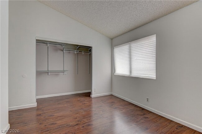 Building Photo - 820 N Sloan Ln